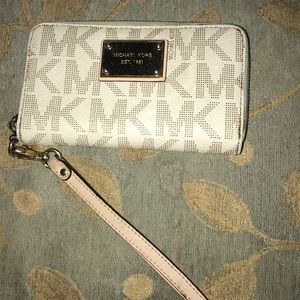 Michael kors wallet/wristlet
